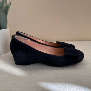Taryn Rose Navy Blue Shimmer Suede Low Wedge Flats Women’s 8M